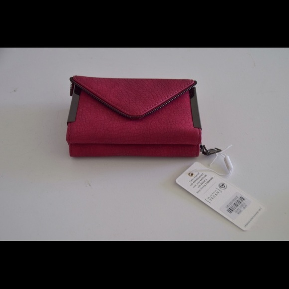 NWT Urban expressions wallet - Picture 1 of 6